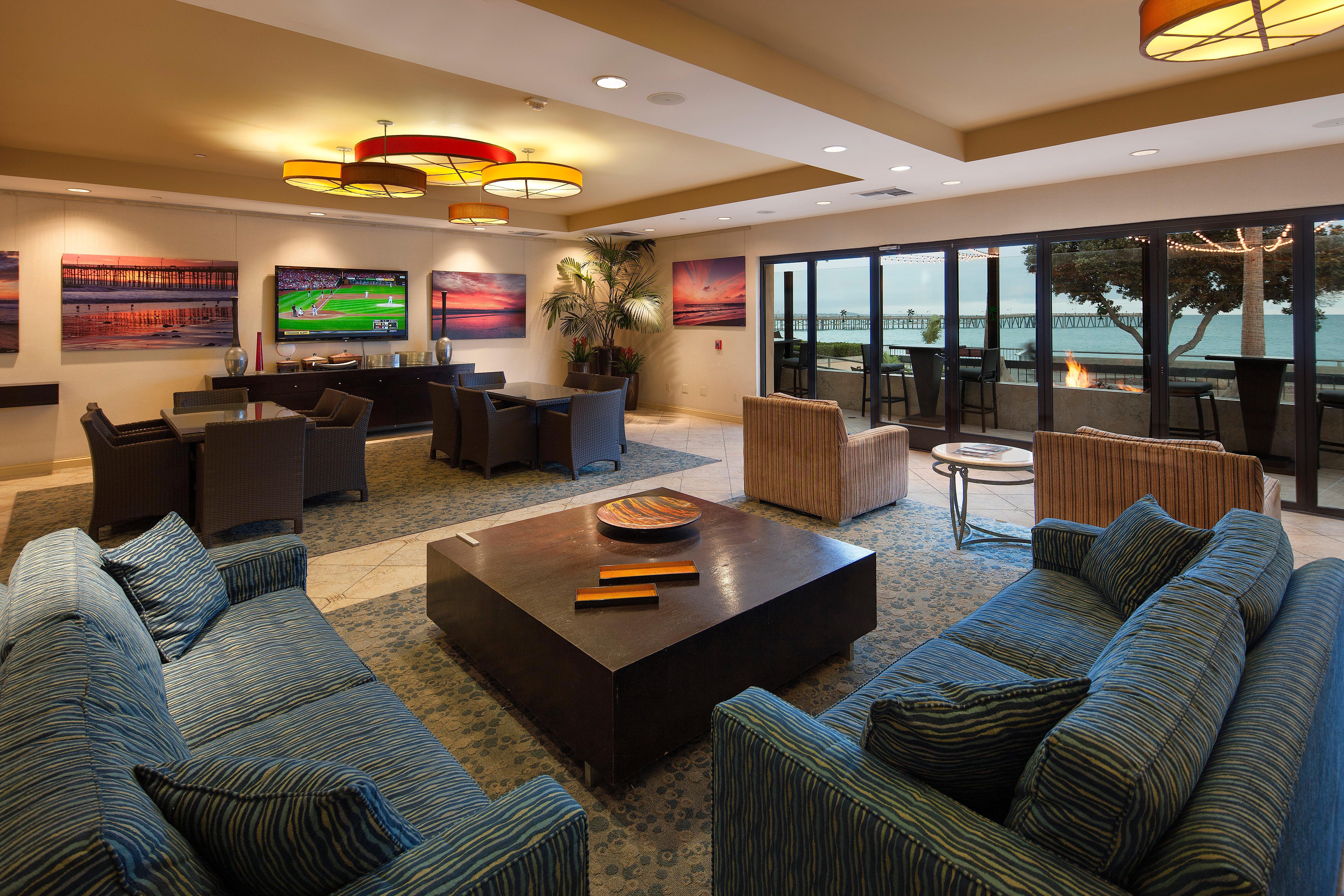 Crowne Plaza Ventura Beach By Ihg Ngoại thất bức ảnh